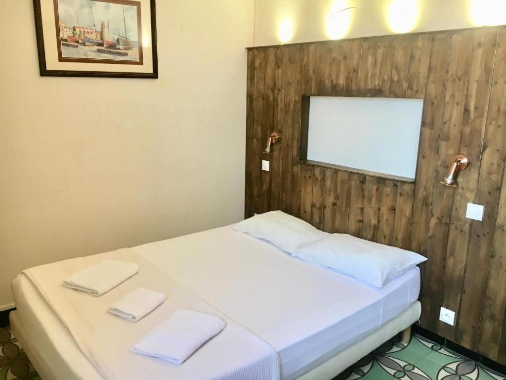 Hotel Le Centre Ле-Булу Екстер'єр фото